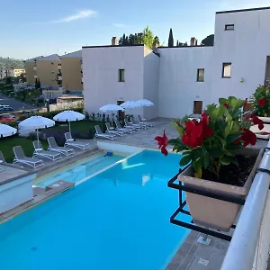 4* Resort The Florence Hills & Wellness